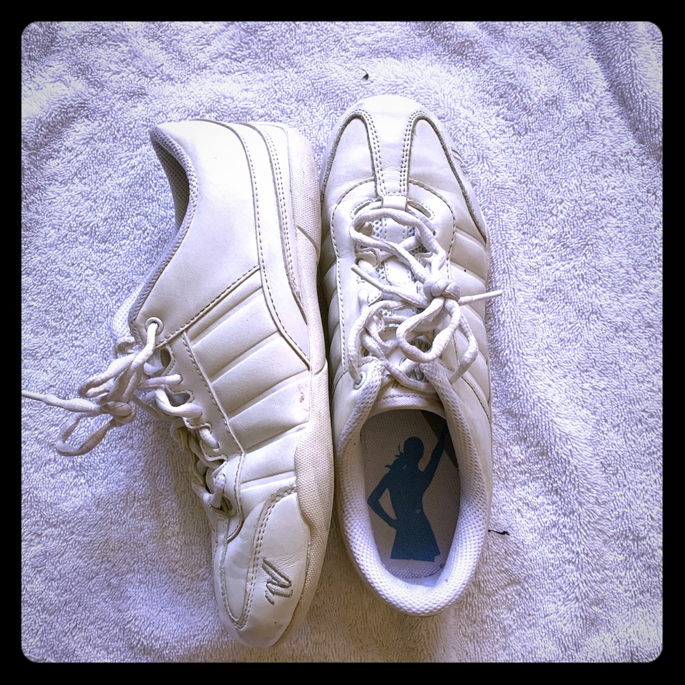 Varsity cheer tennis shoes